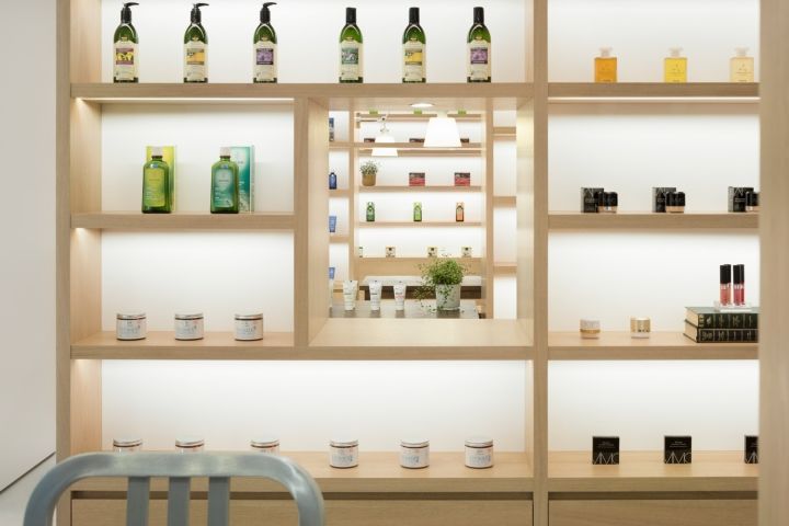 極簡風(fēng)格化妝品體驗店裝修設(shè)計案例